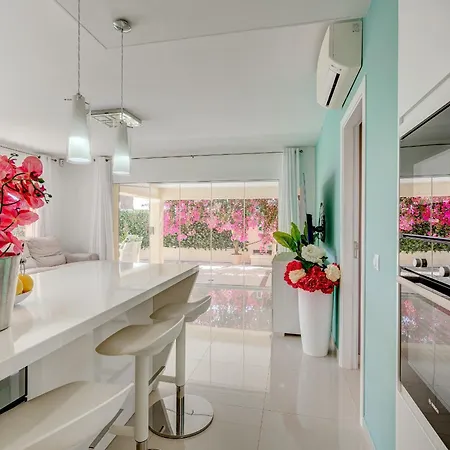 Вилла Bouganvilla Am Mit Pool