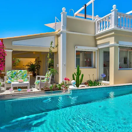 فيلة Bouganvilla Am Mit Pool كالاو سالفاجي