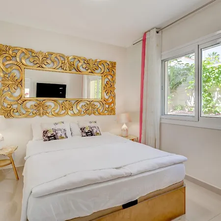 Bouganvilla Am Mit Pool Вилла