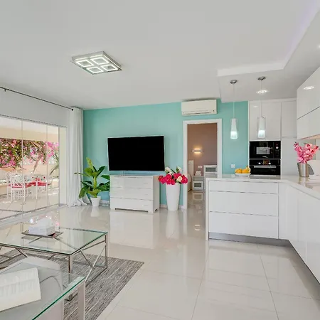 Bouganvilla Am Mit Pool Вилла